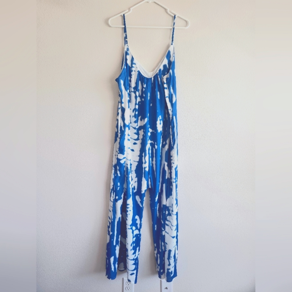 NWOT XL Blue/White Tie Dye Jumpsuit with Pockets.